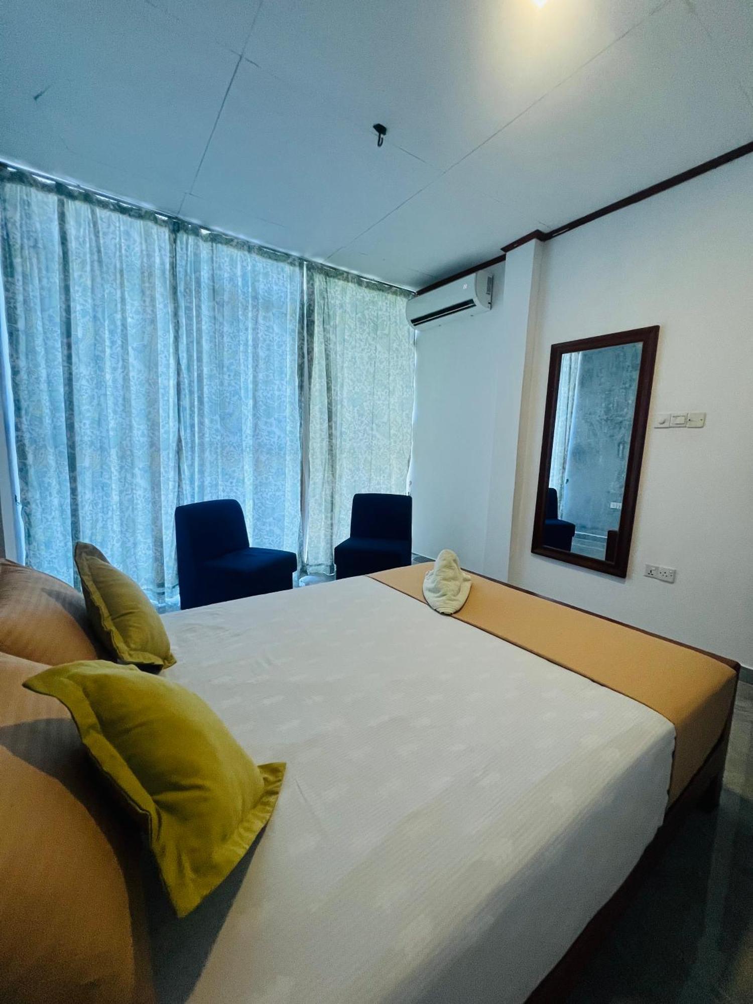 Hotel Zen Zone à Weligama Extérieur photo